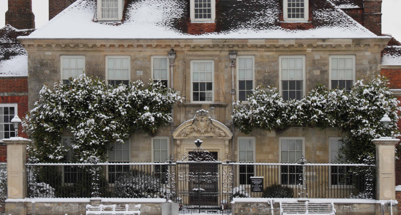 Mompesson House in the Snow, John Howes